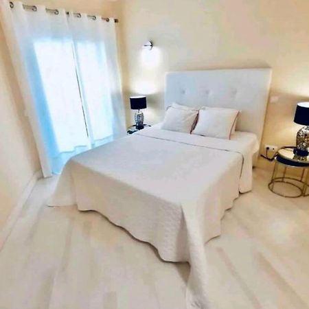 Beach & Sea Apt, Fast Wifi, Airco, Private Parking And Pool Portimão Esterno foto