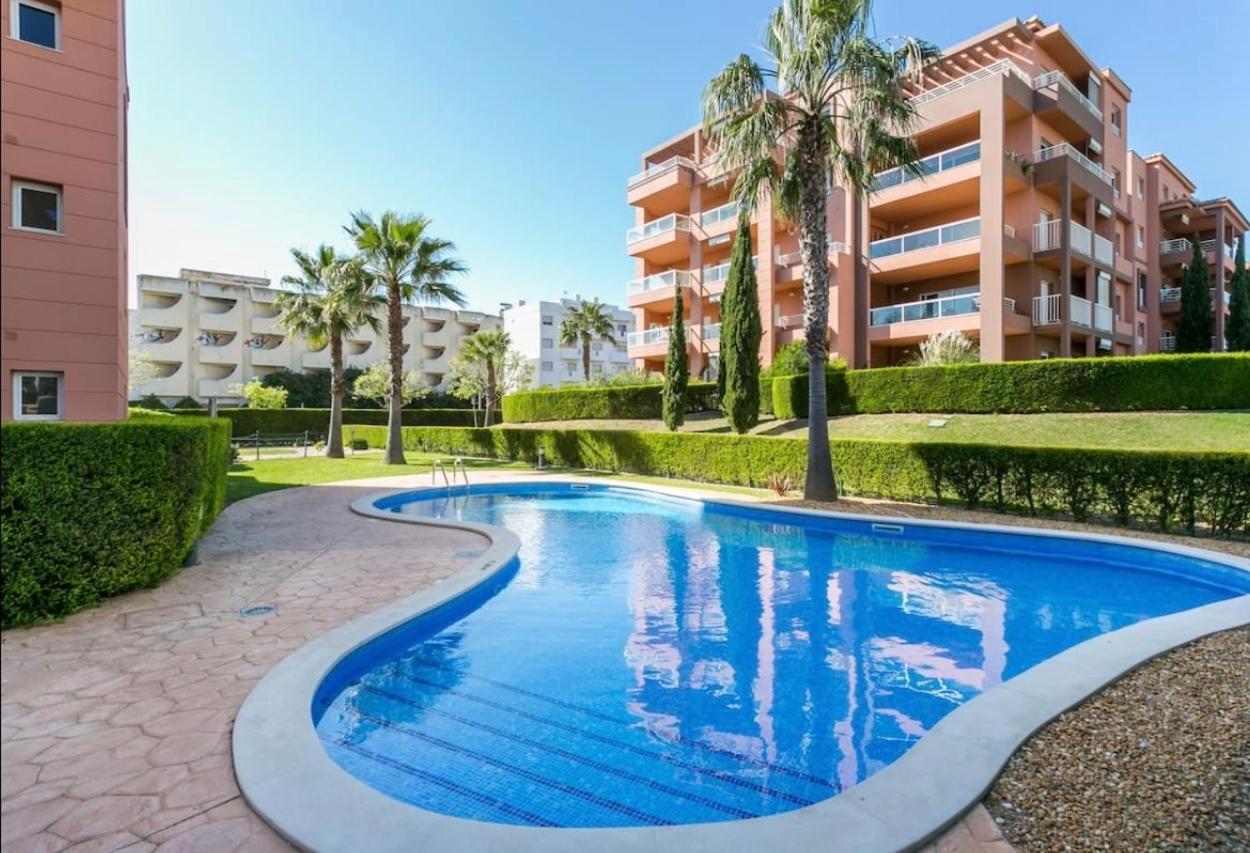 Beach & Sea Apt, Fast Wifi, Airco, Private Parking And Pool Portimão Esterno foto