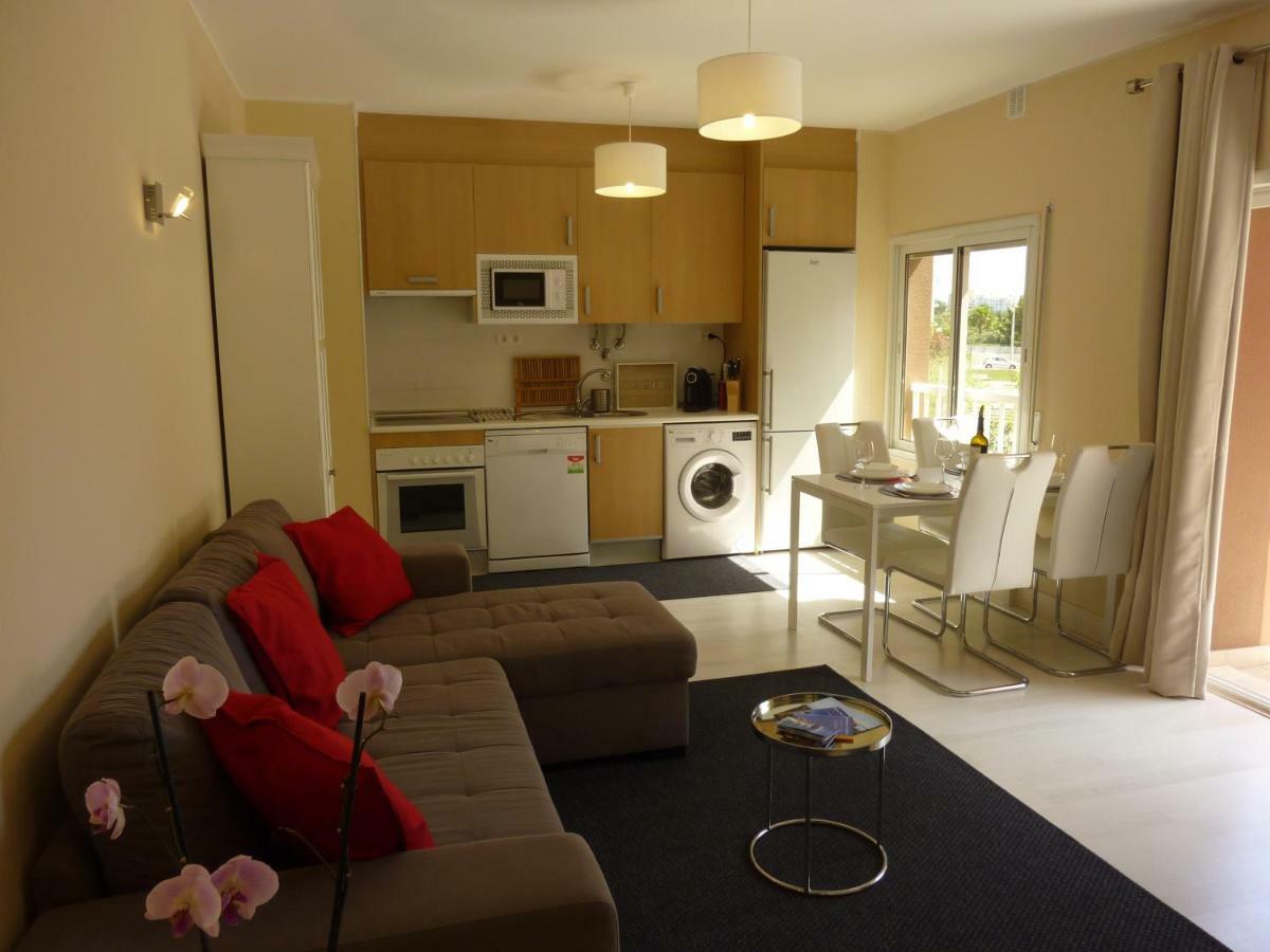 Beach & Sea Apt, Fast Wifi, Airco, Private Parking And Pool Portimão Esterno foto