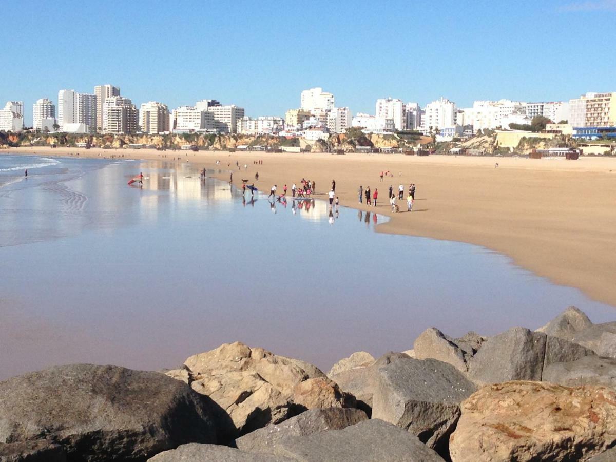 Beach & Sea Apt, Fast Wifi, Airco, Private Parking And Pool Portimão Esterno foto