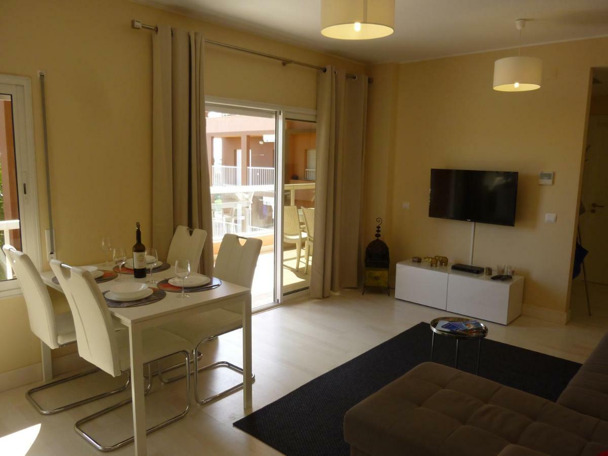 Beach & Sea Apt, Fast Wifi, Airco, Private Parking And Pool Portimão Esterno foto